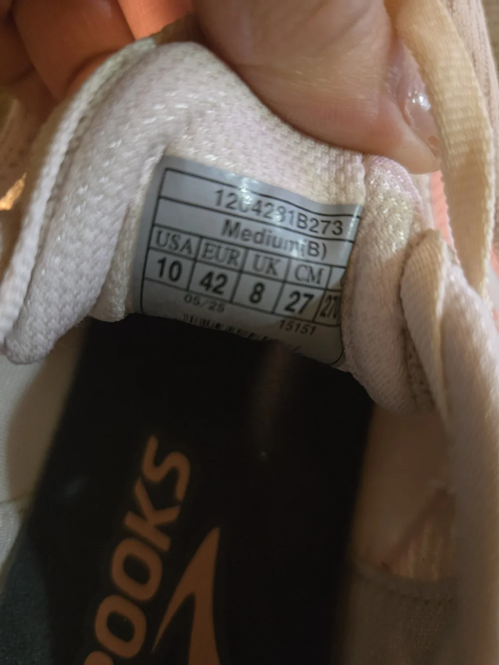 Brooks Woman Running Sneakers in Cream with Peach Accents